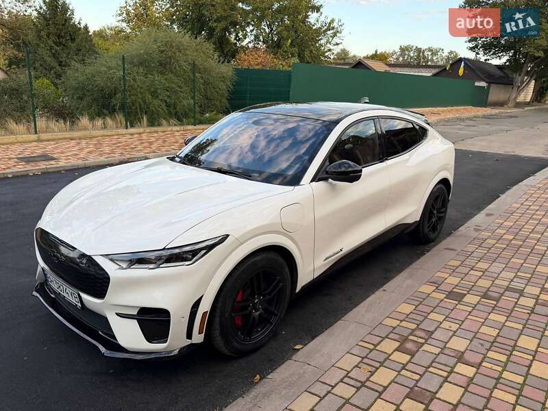 Позашляховик / Кросовер Ford Mustang Mach-E 2021 в 