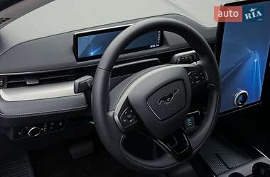 Позашляховик / Кросовер Ford Mustang Mach-E 2023 в  фото 10 Позашляховик / Кросовер Ford Mustang Mach-E 2023 в