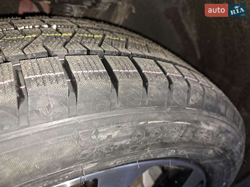 Позашляховик / Кросовер Ford Mustang Mach-E 2020 в Рівному