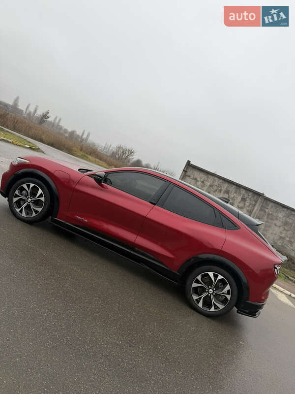 Позашляховик / Кросовер Ford Mustang Mach-E 2021 в Києві