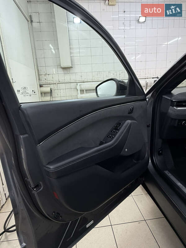 Внедорожник / Кроссовер Ford Mustang Mach-E 2023 в Киеве