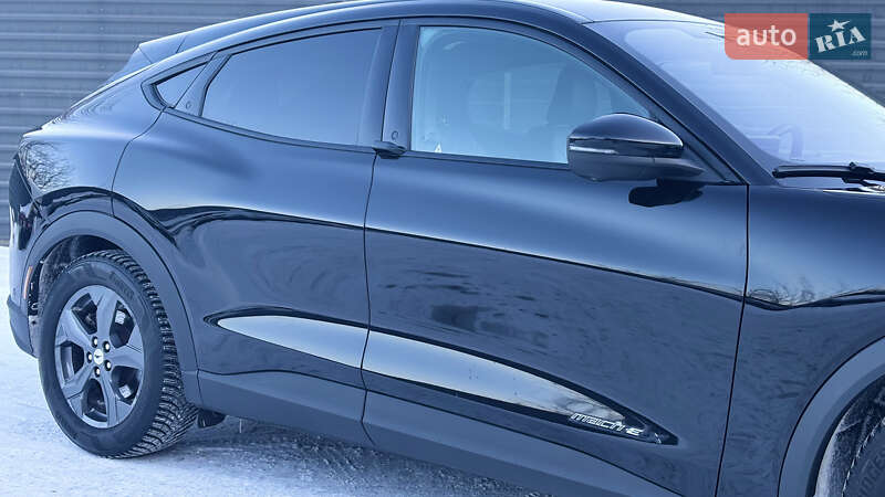 Позашляховик / Кросовер Ford Mustang Mach-E 2021 в Радивиліві