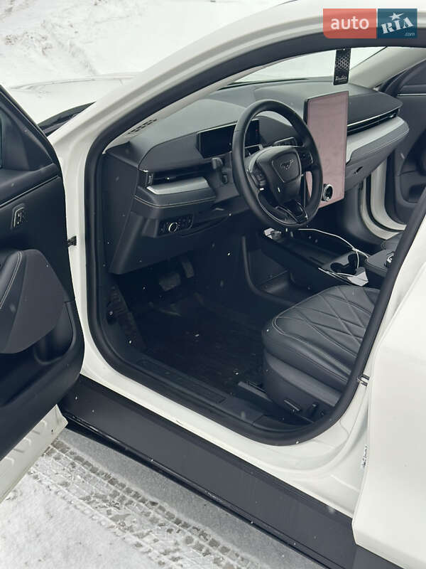Позашляховик / Кросовер Ford Mustang Mach-E 2023 в Львові фото 14 Позашляховик / Кросовер Ford Mustang Mach-E 2023 в Львові