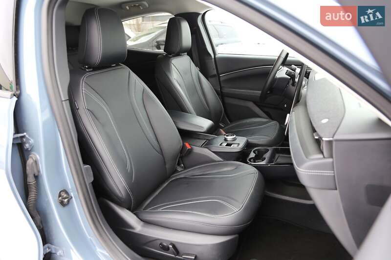 Позашляховик / Кросовер Ford Mustang Mach-E 2024 в Києві фото 11 Позашляховик / Кросовер Ford Mustang Mach-E 2024 в Києві