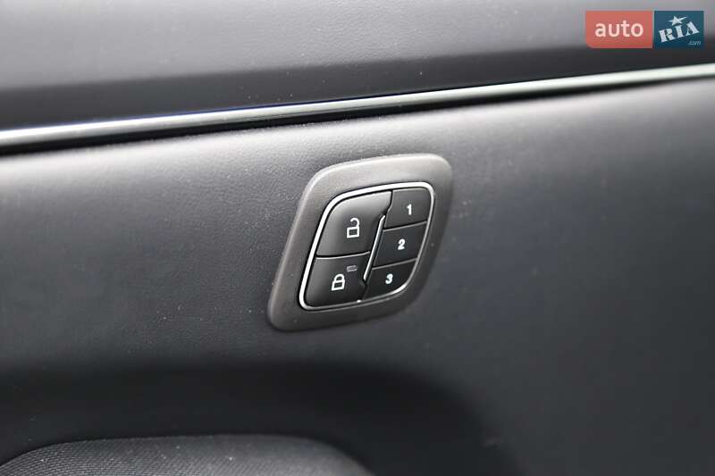 Позашляховик / Кросовер Ford Mustang Mach-E 2024 в Києві фото 29 Позашляховик / Кросовер Ford Mustang Mach-E 2024 в Києві