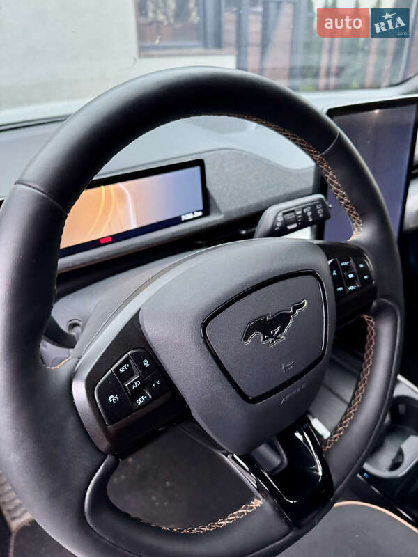 Позашляховик / Кросовер Ford Mustang Mach-E 2021 в Києві
