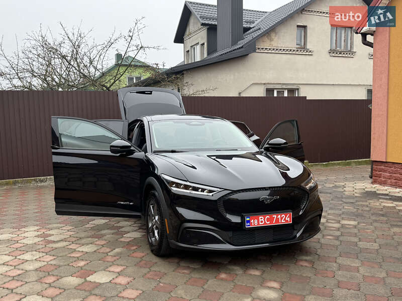 Позашляховик / Кросовер Ford Mustang Mach-E 2021 в Рівному