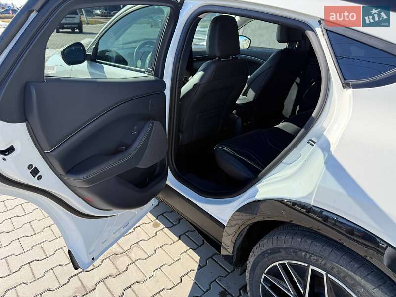 Внедорожник / Кроссовер Ford Mustang Mach-E 2024 в Луцке