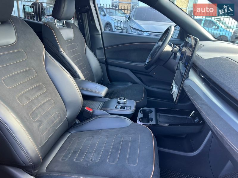 Внедорожник / Кроссовер Ford Mustang Mach-E 2022 в Киеве