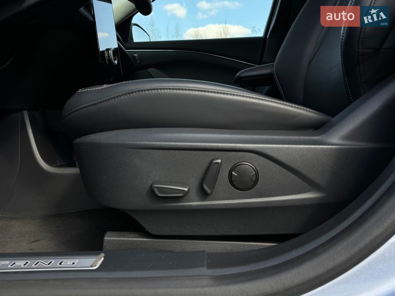 Позашляховик / Кросовер Ford Mustang Mach-E 2022 в Жовкві