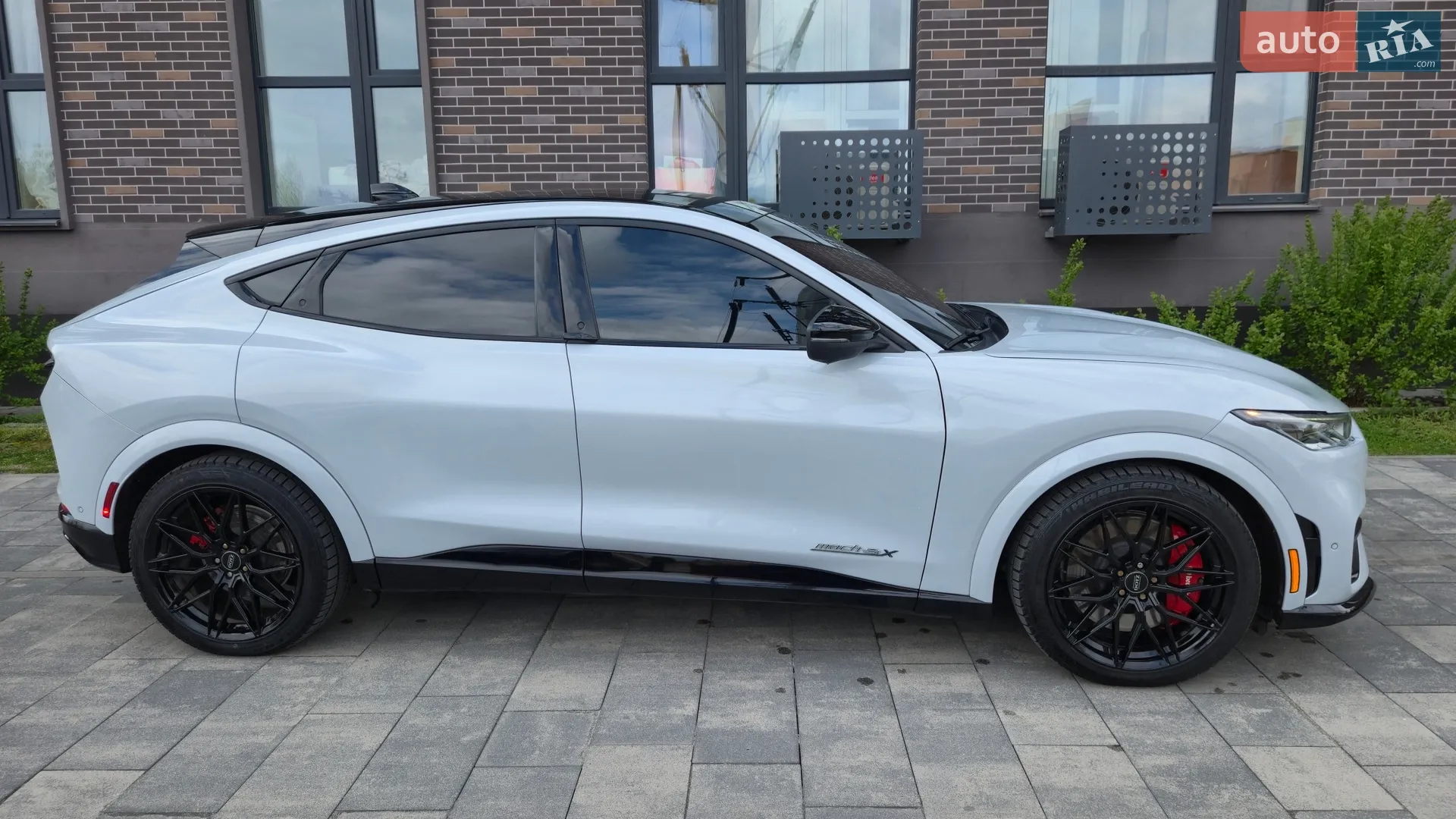 2021 Ford Mustang Mach-E - мініатюра 4
