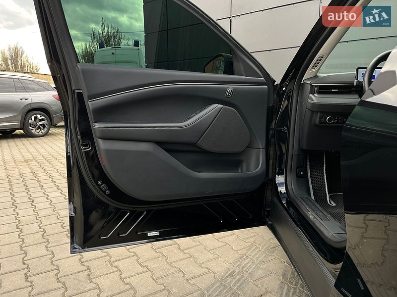 Внедорожник / Кроссовер Ford Mustang Mach-E 2024 в Одессе