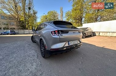 Позашляховик / Кросовер Ford Mustang Mach-E 2021 в Києві