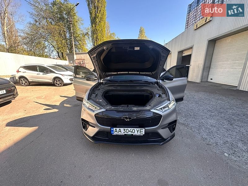 Позашляховик / Кросовер Ford Mustang Mach-E 2021 в Києві