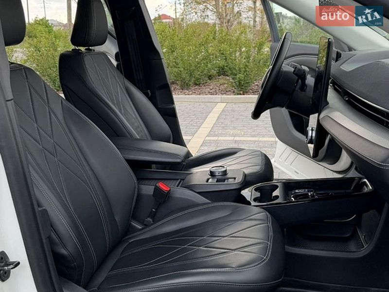Позашляховик / Кросовер Ford Mustang Mach-E 2023 в Львові фото 26 Позашляховик / Кросовер Ford Mustang Mach-E 2023 в Львові