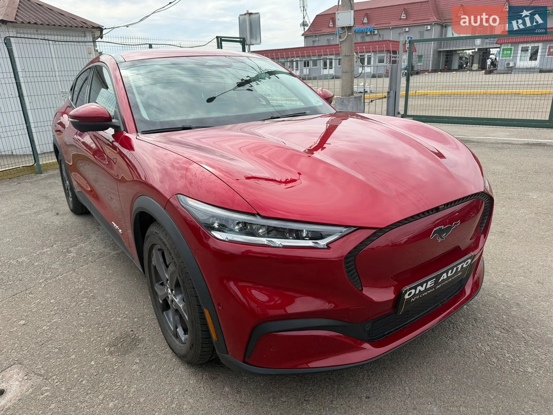 2021 Ford Mustang Mach-E - мініатюра 2