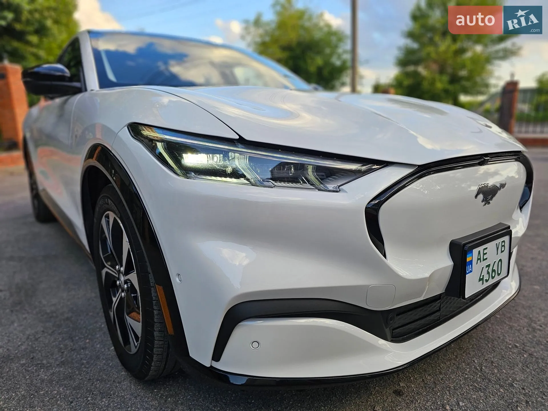 2021 Ford Mustang Mach-E - мініатюра 2