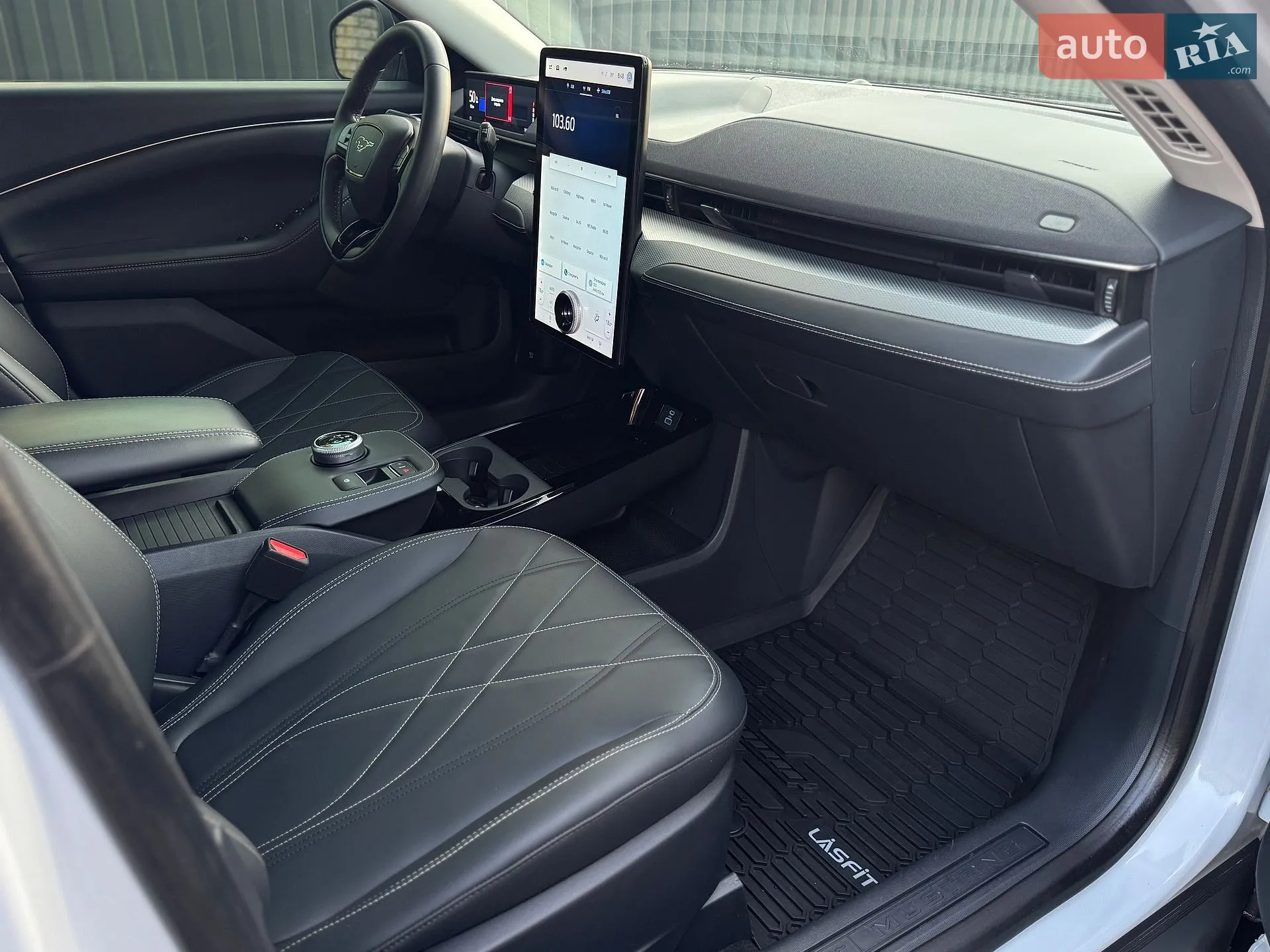 2021 Ford Mustang Mach-E - мініатюра 23