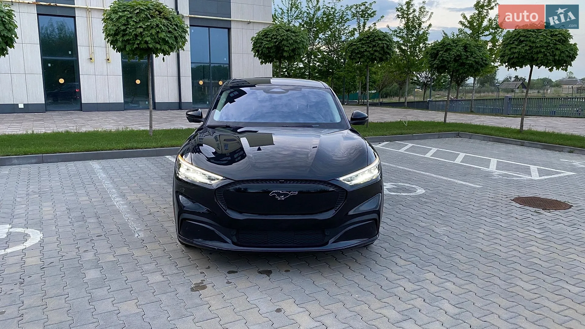 2023 Ford Mustang Mach-E - мініатюра 2
