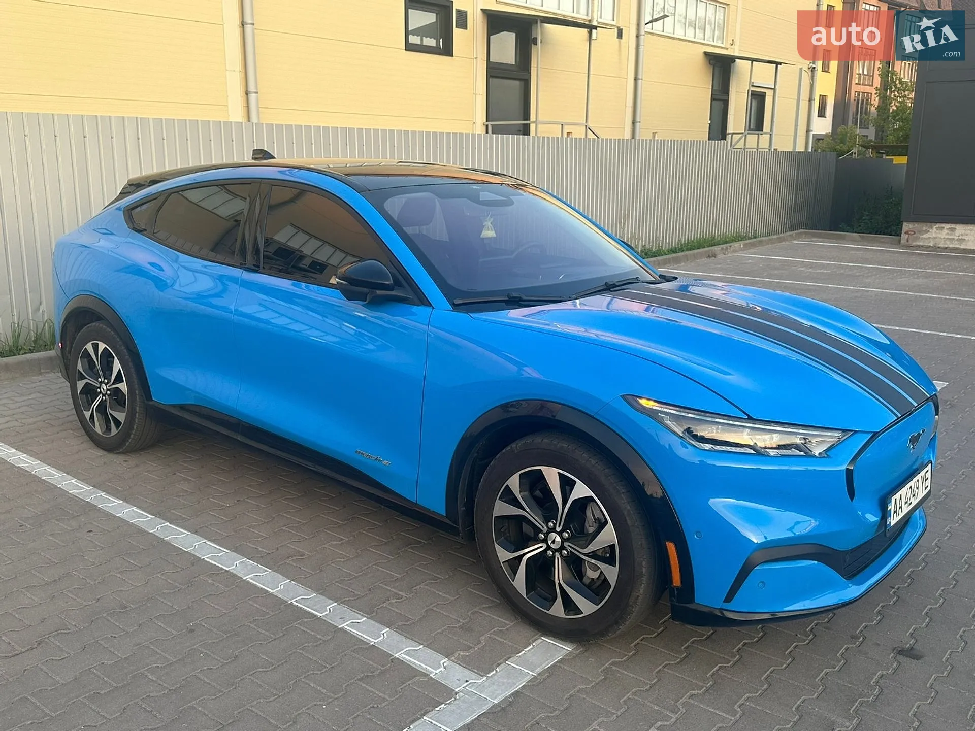 2022 Ford Mustang Mach-E - мініатюра 3