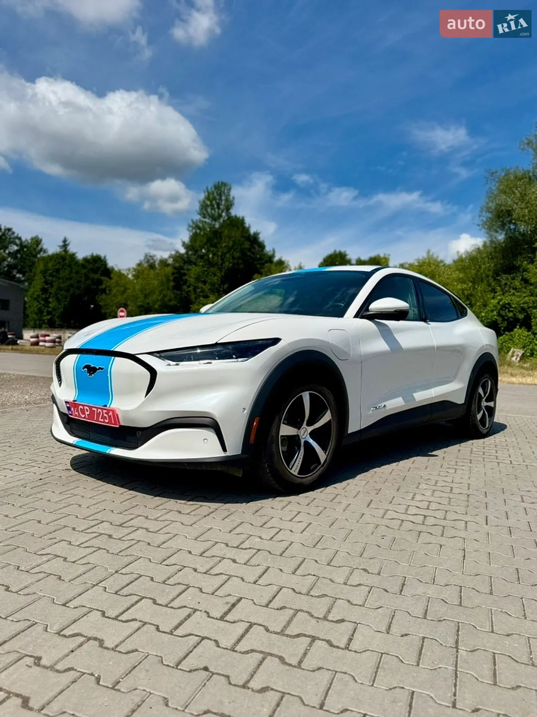 2021 Ford Mustang Mach-E - мініатюра 2