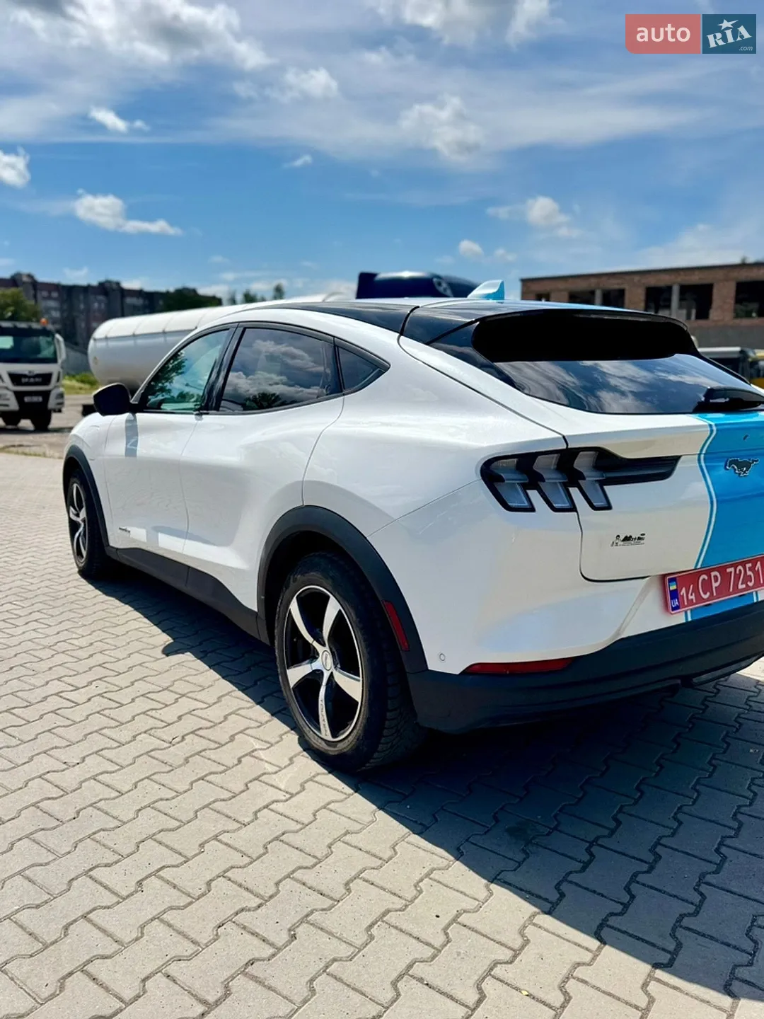 2021 Ford Mustang Mach-E - мініатюра 3