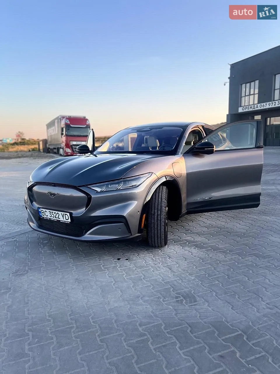 2021 Ford Mustang Mach-E - мініатюра 2