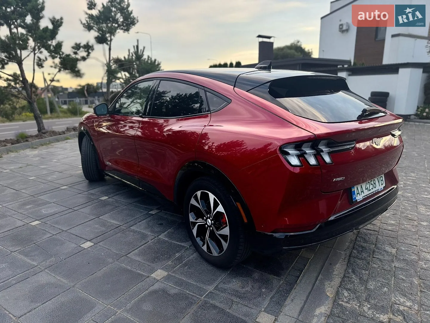 2023 Ford Mustang Mach-E - мініатюра 3