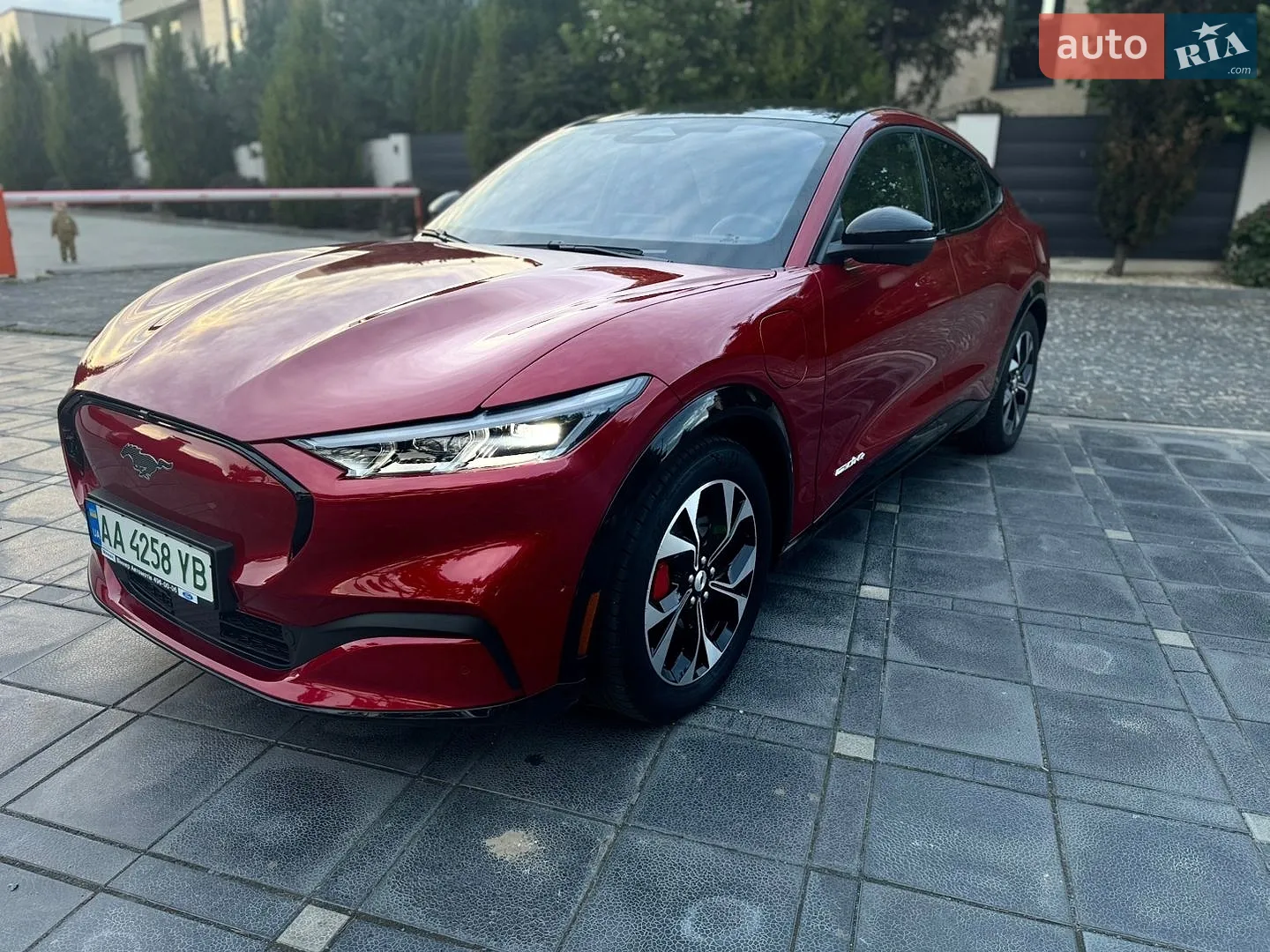 2023 Ford Mustang Mach-E - мініатюра 12