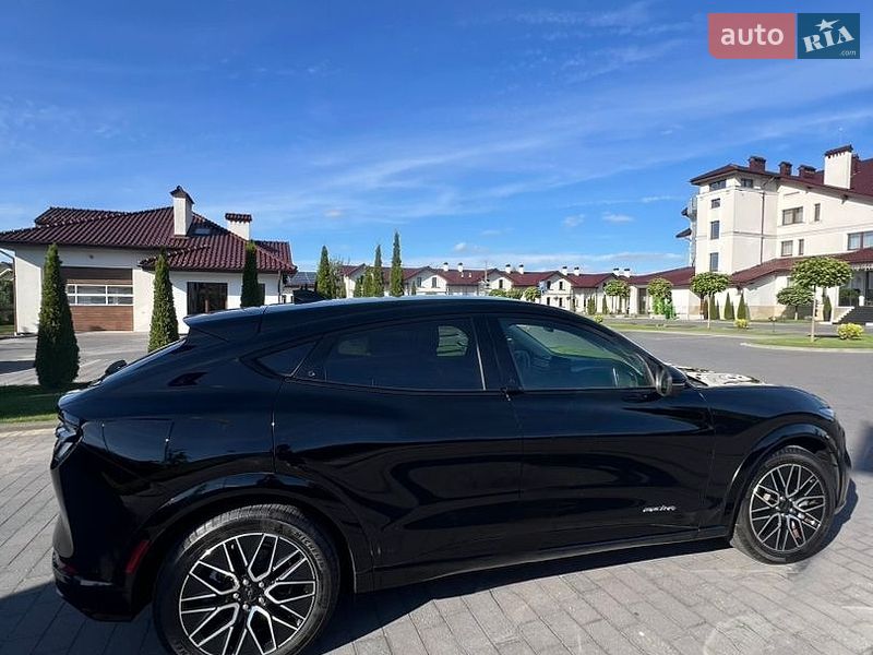 Внедорожник / Кроссовер Ford Mustang Mach-E 2024 в Львове