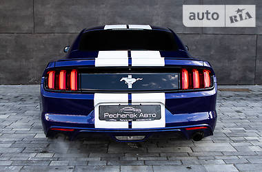 Купе Ford Mustang 2015 в Киеве