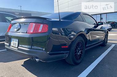 Купе Ford Mustang 2011 в Киеве