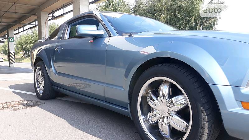 Купе Ford Mustang 2005 в Киеве