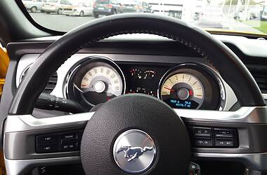 Купе Ford Mustang 2011 в Киеве