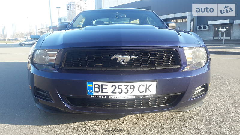 Купе Ford Mustang 2011 в Києві