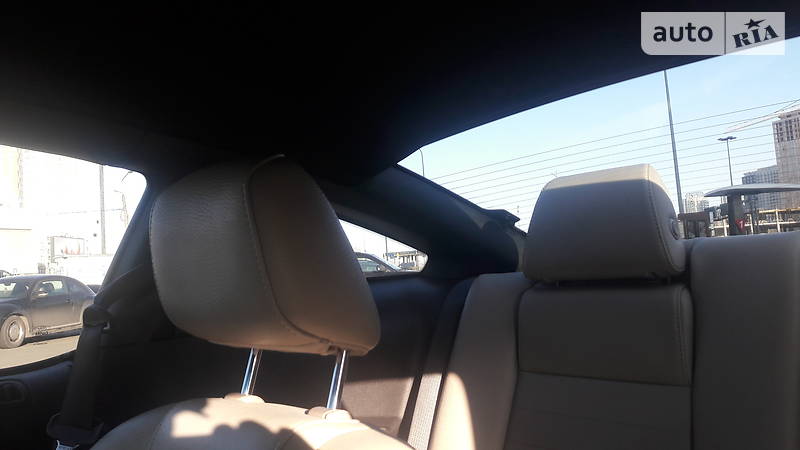 Купе Ford Mustang 2011 в Києві