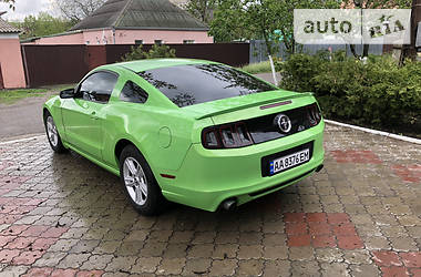 Купе Ford Mustang 2014 в 