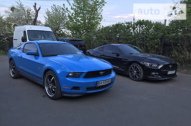 Купе Ford Mustang 2011 в Киеве