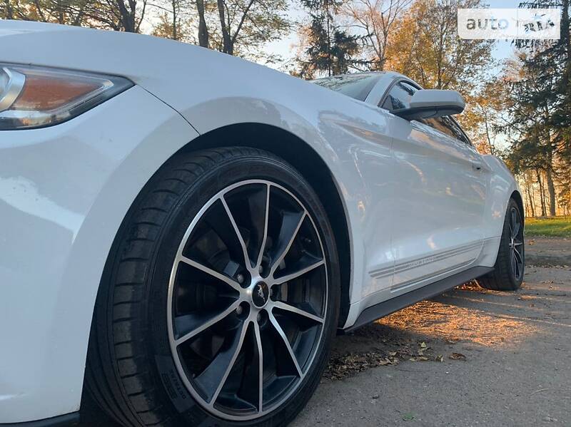 Купе Ford Mustang 2016 в Львове