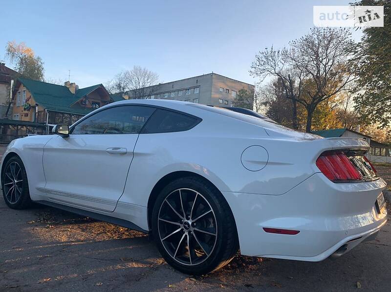 Купе Ford Mustang 2016 в Львове