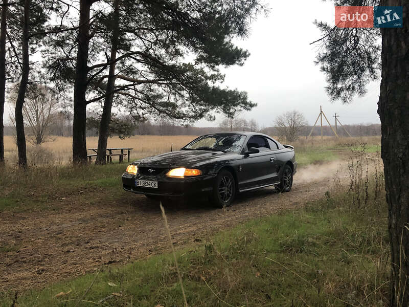 Купе Ford Mustang 1996 в Полтаві