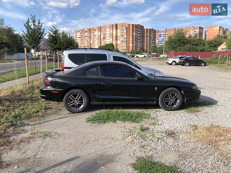 Купе Ford Mustang 1996 в Полтаві