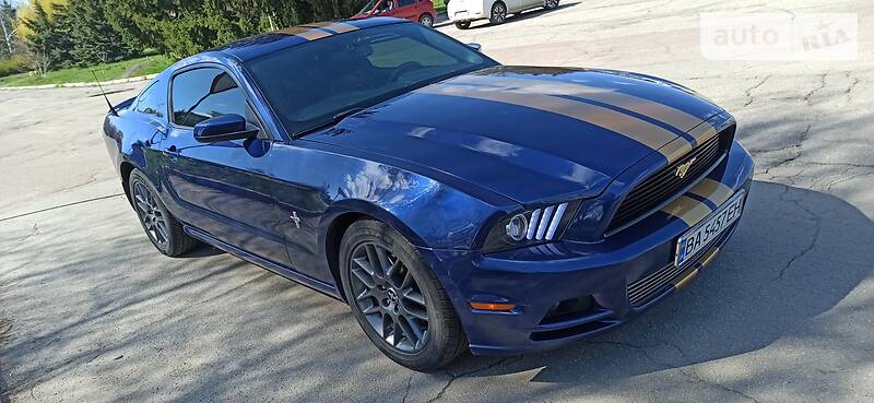Купе Ford Mustang 2012 в Кропивницком
