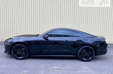 Купе Ford Mustang 2017 в 