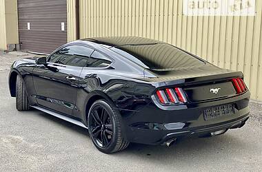 Купе Ford Mustang 2017 в 