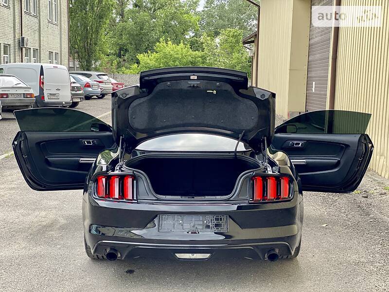 Купе Ford Mustang 2017 в Киеве