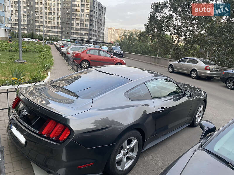 Купе Ford Mustang 2015 в Киеве