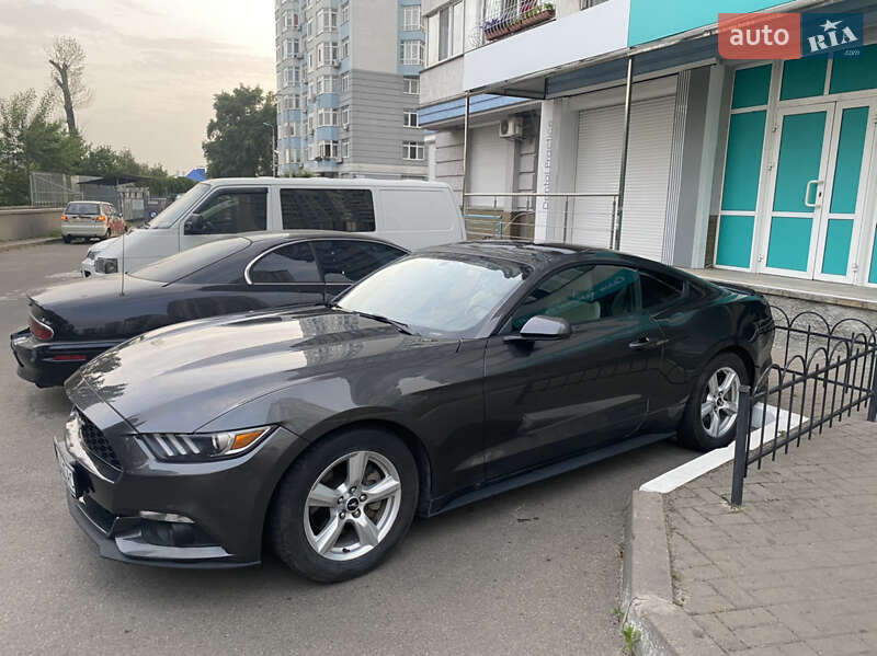 Купе Ford Mustang 2015 в Киеве