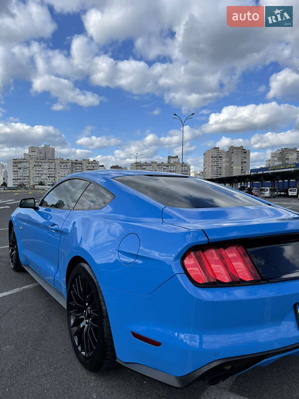 Купе Ford Mustang 2016 в Киеве