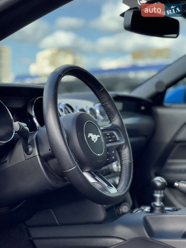 Купе Ford Mustang 2016 в Киеве